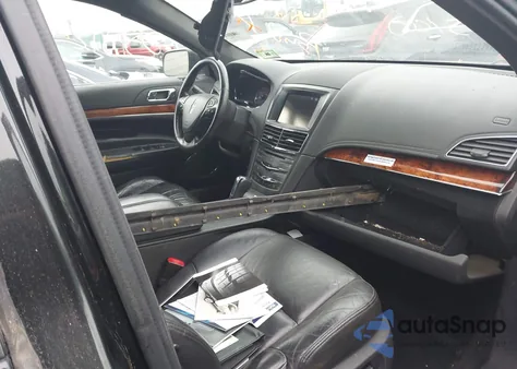 2013 Lincoln Mkt Livery z USA, uszkodzony, nr VIN 2LMHJ5NK1DBL58610